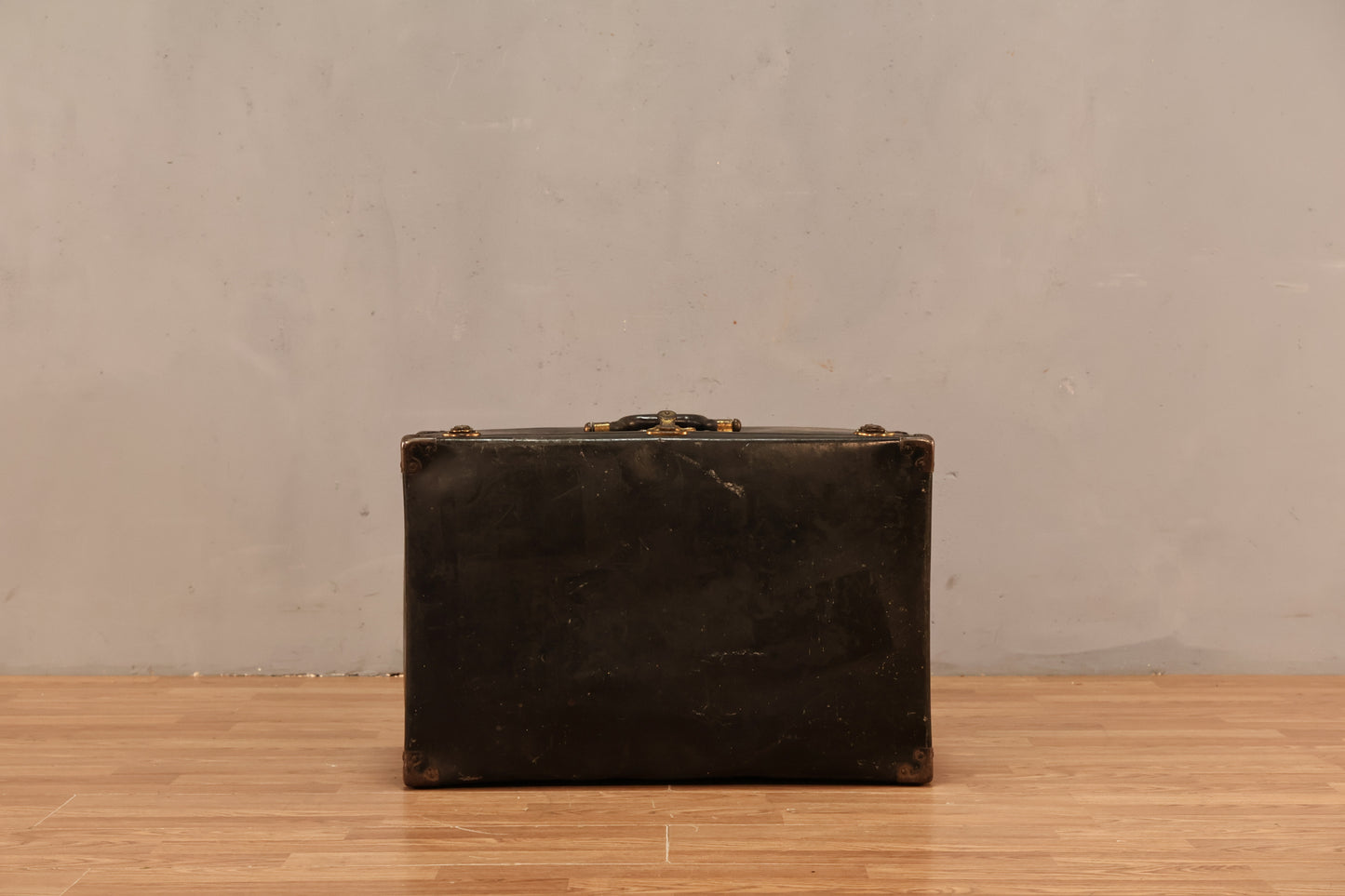 Hercules Antique Black Suitcase