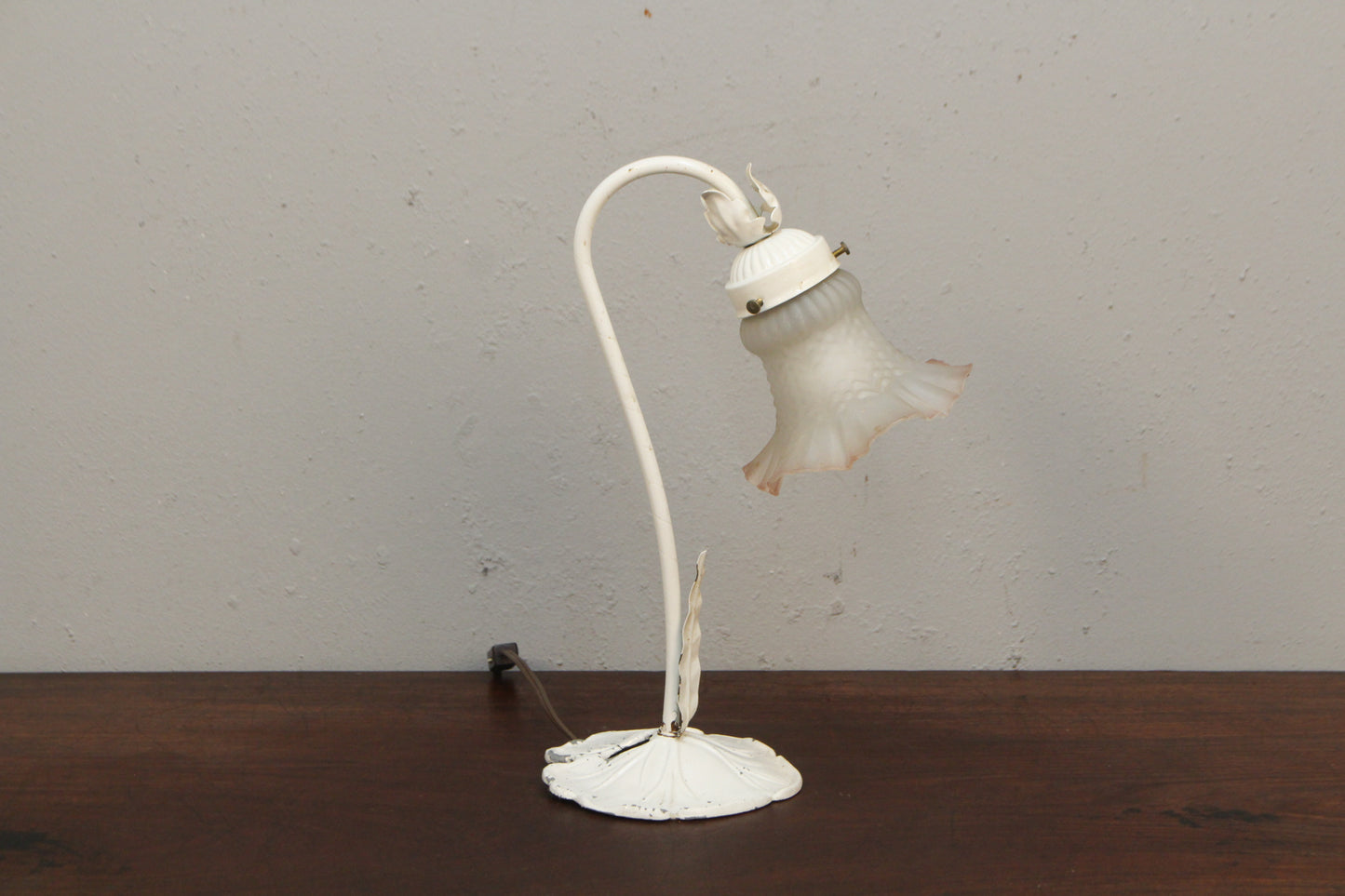 Petite White Lily Pad Table Lamp