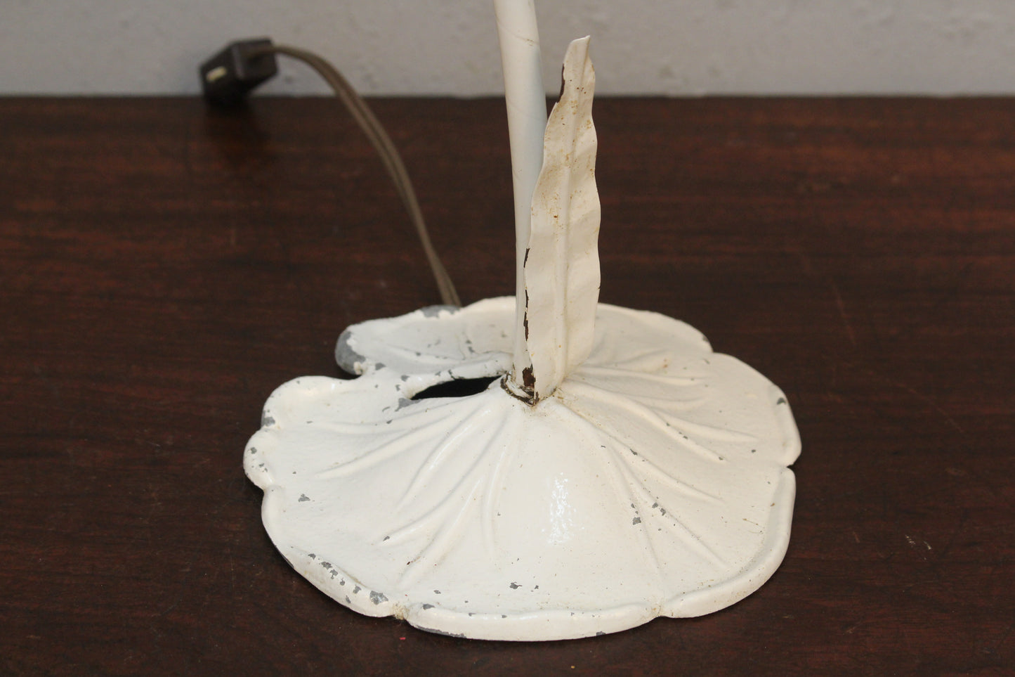 Petite White Lily Pad Table Lamp