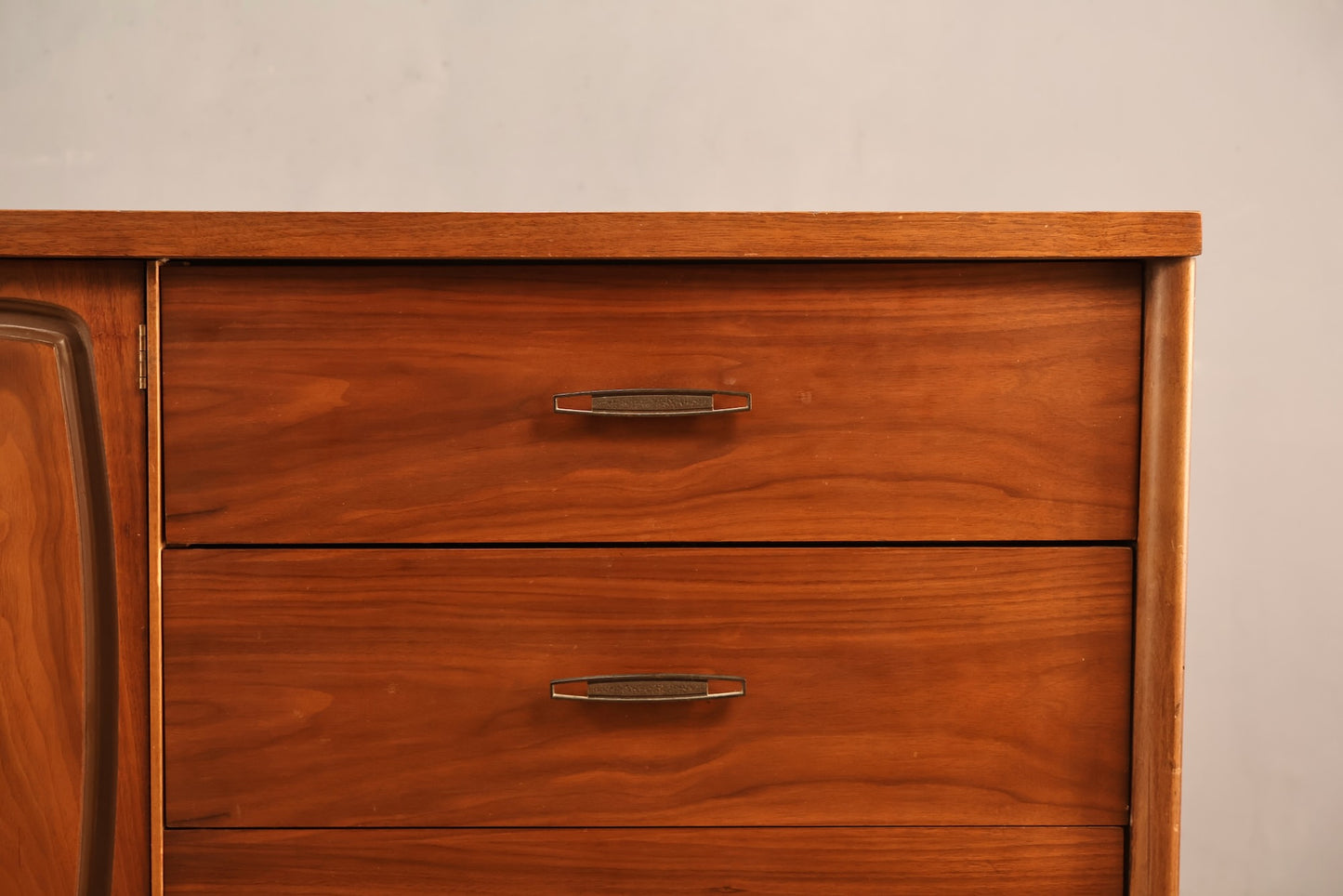 1960s Broyhill "Emphasis" 9-Drawer Dresser