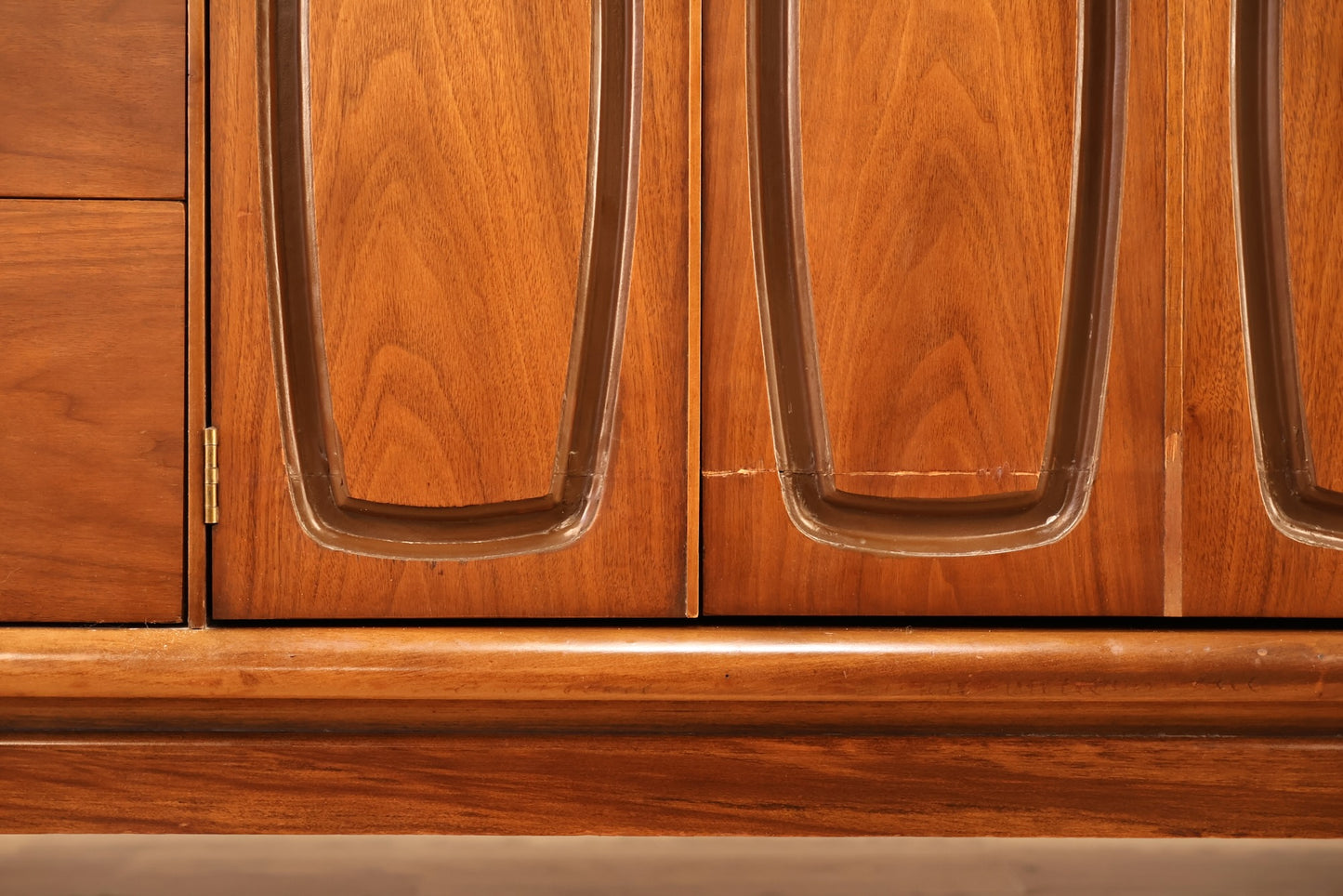 1960s Broyhill "Emphasis" 9-Drawer Dresser