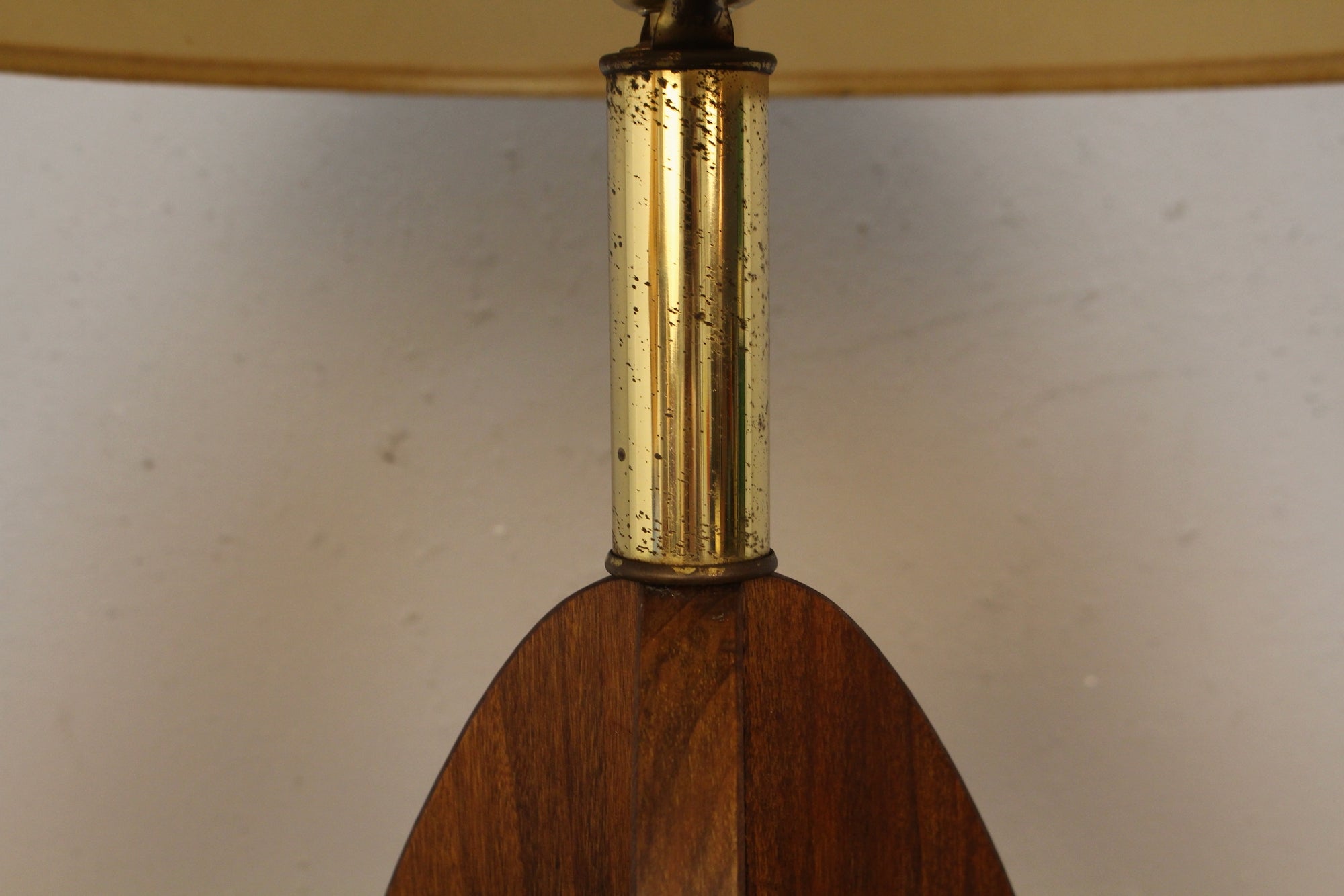 Mid Century Sculptural Walnut Table Lamp – Furnish Green
