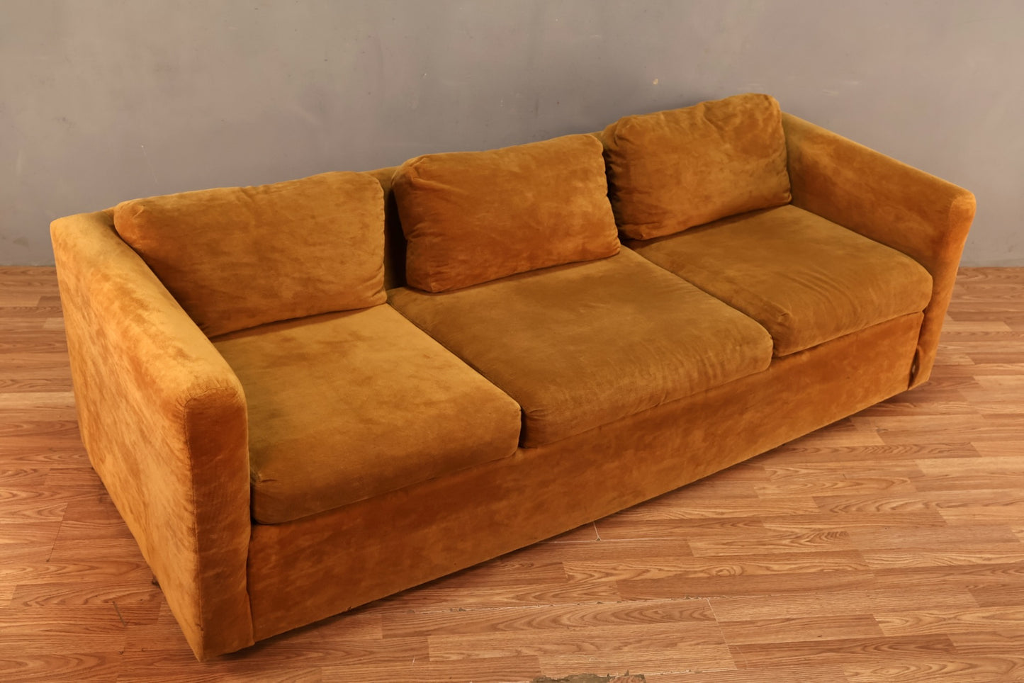 Kroehler Nutmeg Sofa - ONLINE ONLY