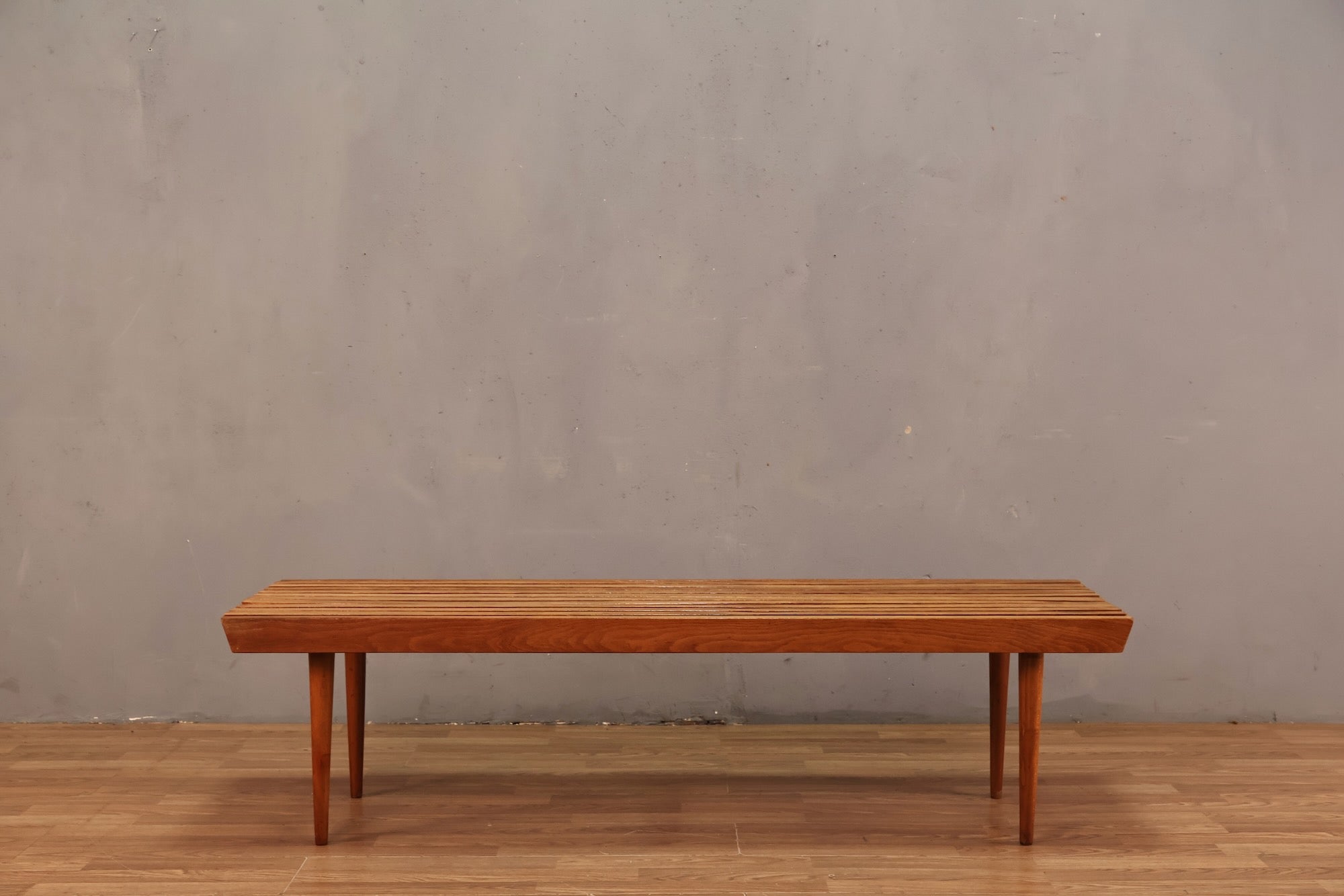 未使用品Grate Table ブルックリンスタイル カリフォルニア Golden Walnut Slatted Coffee Table – Furnish Green
