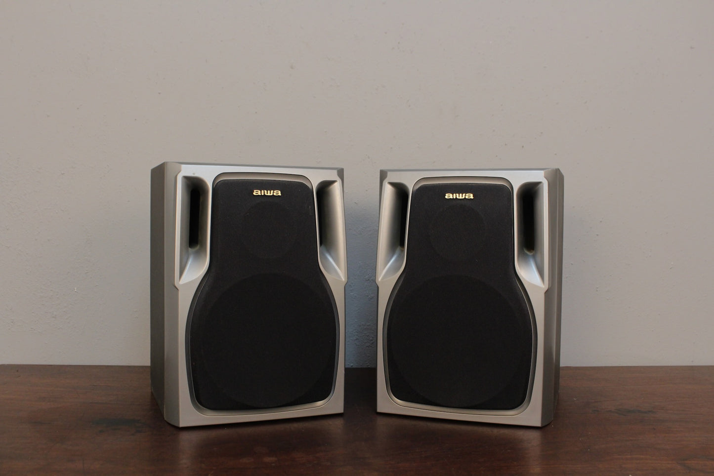 Pair of Aiwa Bookshelf Speakers