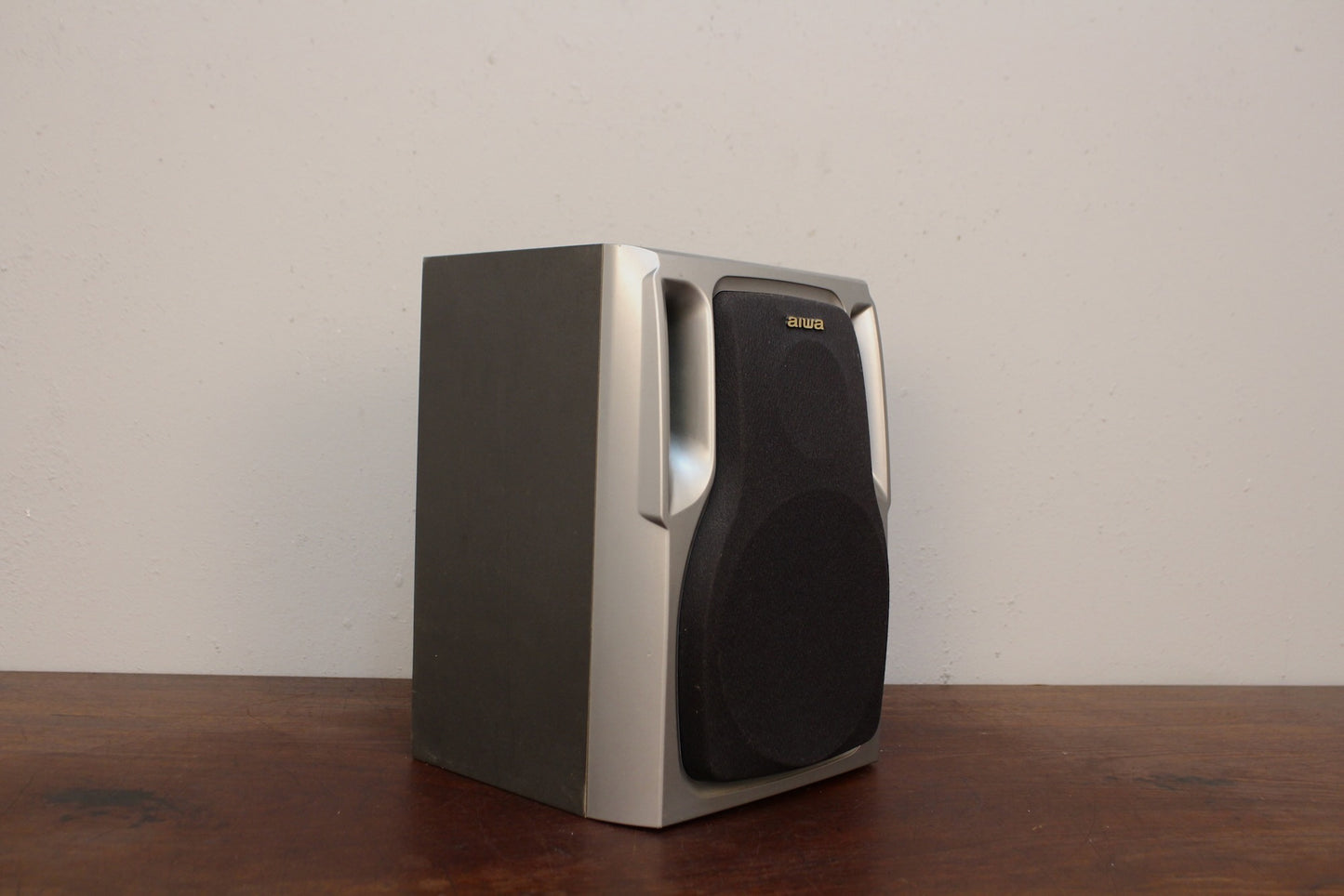 Pair of Aiwa Bookshelf Speakers