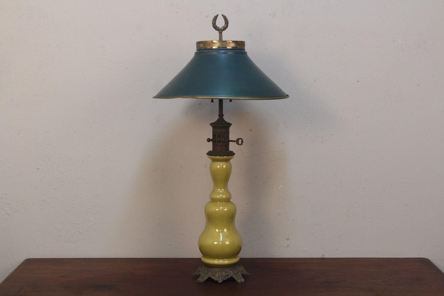 Art Deco Chartreuse Glass Table Lamp