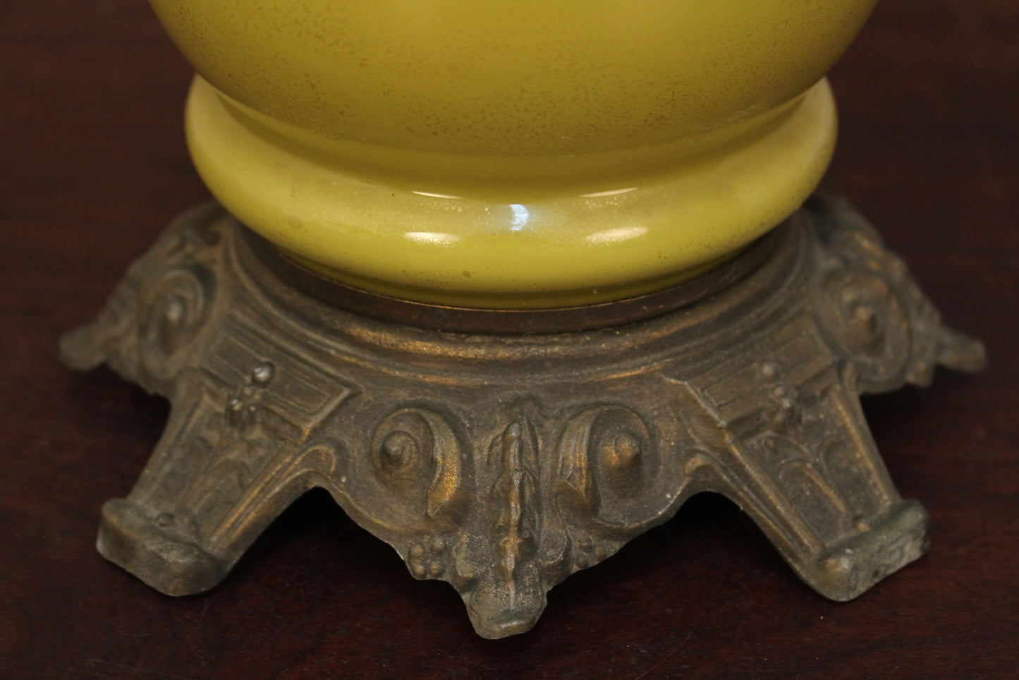 Art Deco Chartreuse Glass Table Lamp