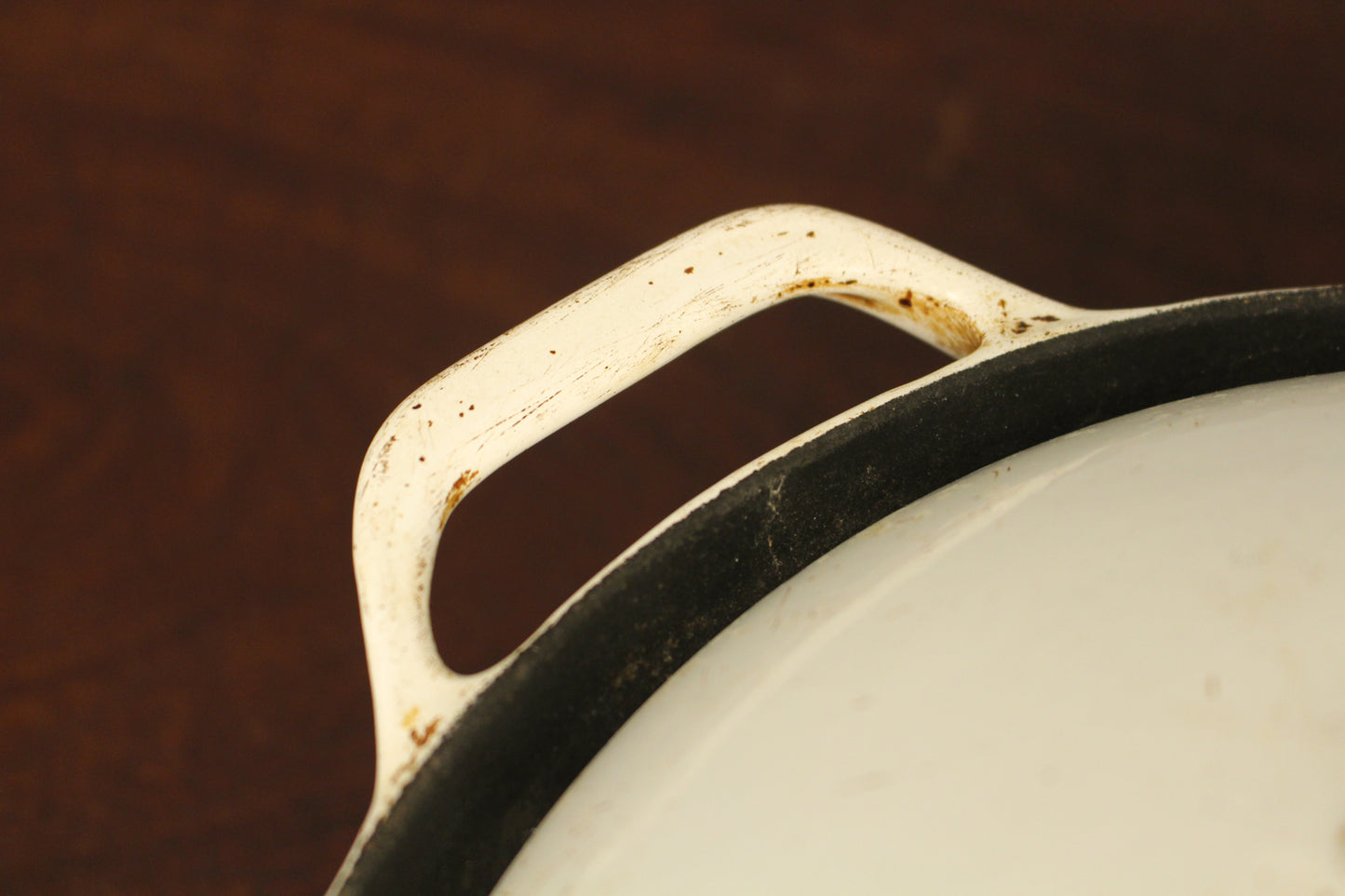 White Cast Iron Enamel Dutch Oven